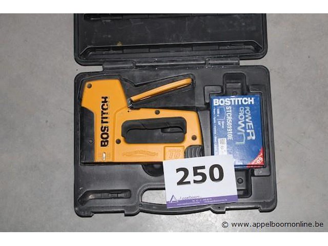 Tacker - bostitch - t6 toebehoren - nagels, koffer - afbeelding 1 van  1