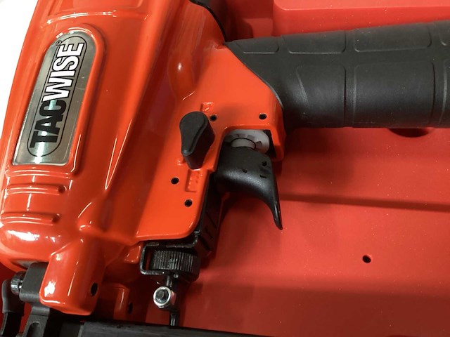 Tacwise d9040v pneumatische tacker, nieten 15-40 mm - afbeelding 5 van  7