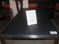 Tafel - tafelblad glas 10mm 220x100cm lichtgrijs | jumi tafelframe inox - afbeelding 2 van  2