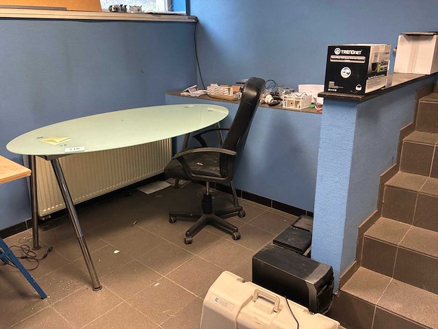 Tafel (3x) + toebehoren - afbeelding 4 van  6