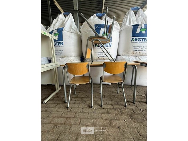 Tafel + 4 stoelen - afbeelding 1 van  2