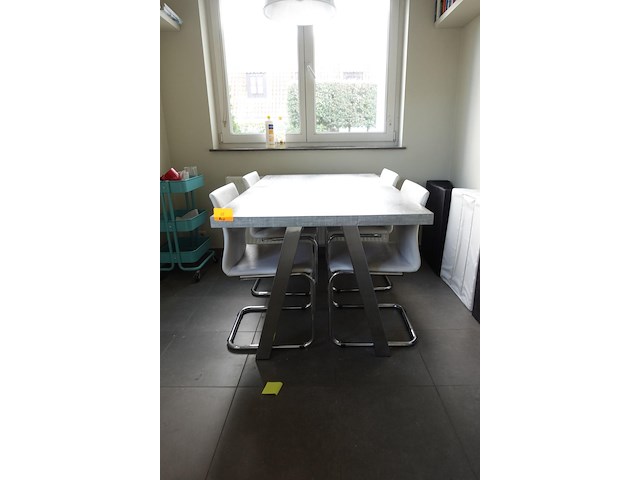 Tafel & 4x stoel - afbeelding 1 van  5