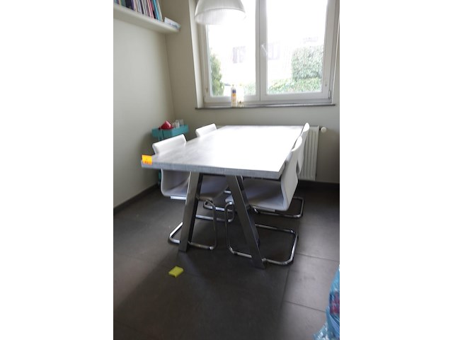 Tafel & 4x stoel - afbeelding 3 van  5