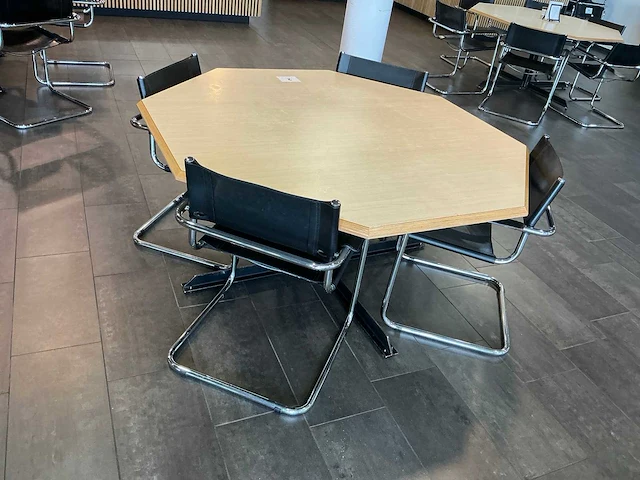 Tafel + 4x stoel - afbeelding 3 van  8