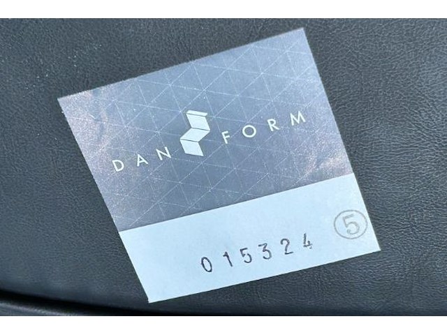 Tafel + 6 stoelen - afbeelding 8 van  9