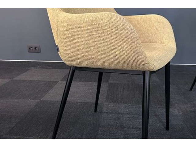 Tafel + 8 stoelen en salontafetje - afbeelding 5 van  12