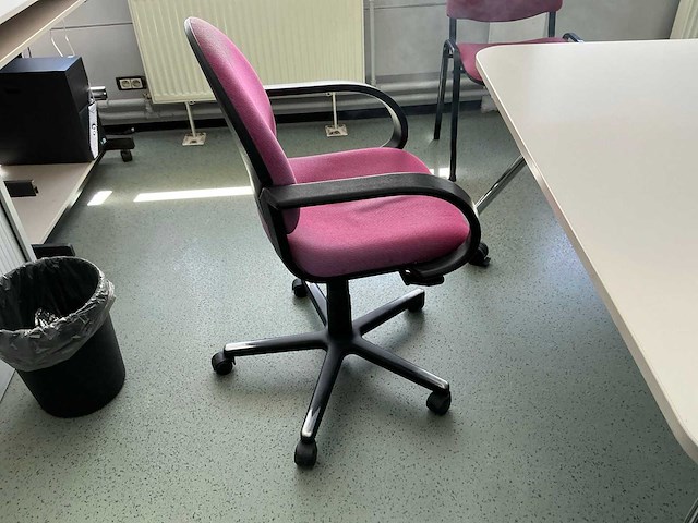 Tafel + diverse stoel (8x) - afbeelding 4 van  9