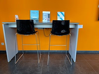 Tafel en 2 stoelen - afbeelding 1 van  4