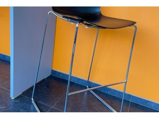 Tafel en 2 stoelen - afbeelding 3 van  4