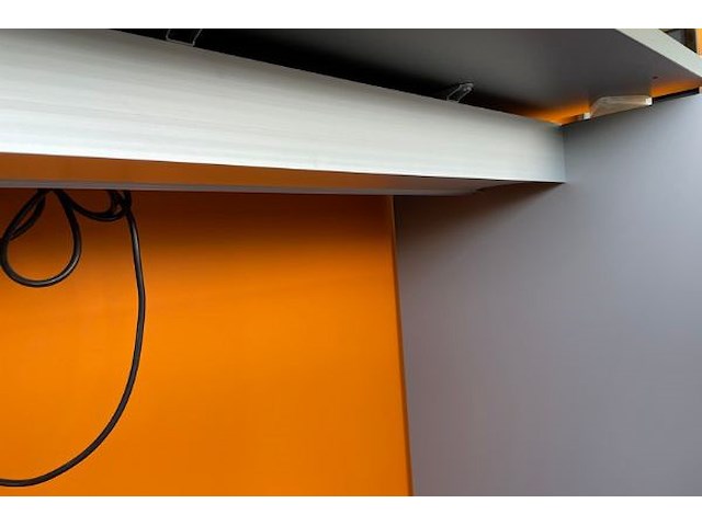 Tafel en 2 stoelen - afbeelding 4 van  4