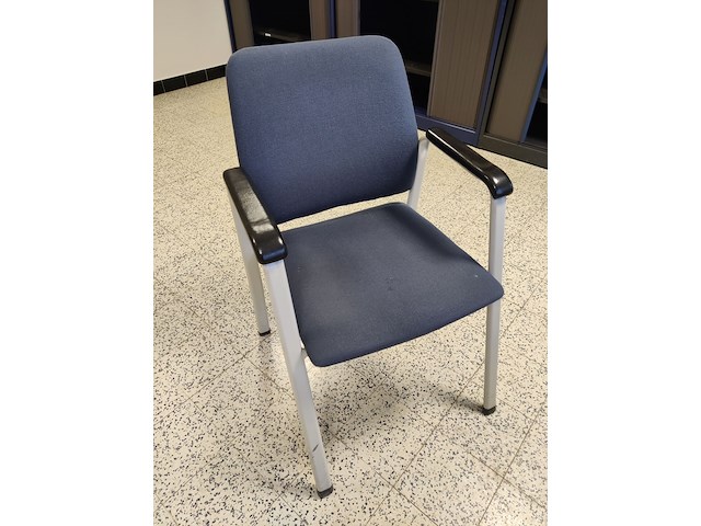 Tafel en 2 stoelen - afbeelding 2 van  2