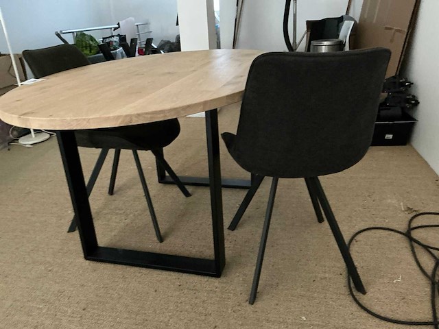 Tafel en stoel x2 - afbeelding 4 van  4
