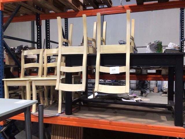 Tafel en stoel - afbeelding 1 van  3