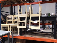 Tafel en stoel - afbeelding 1 van  3