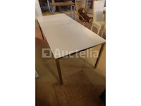 Tafel en stoelen - afbeelding 3 van  7