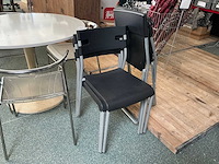 Tafel en stoelen - afbeelding 4 van  4