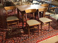 Tafel en stoelen - afbeelding 1 van  5