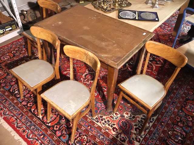 Tafel en stoelen - afbeelding 3 van  5