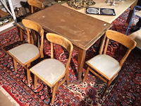 Tafel en stoelen - afbeelding 3 van  5