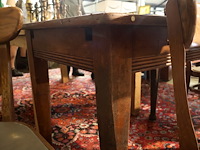 Tafel en stoelen - afbeelding 4 van  5