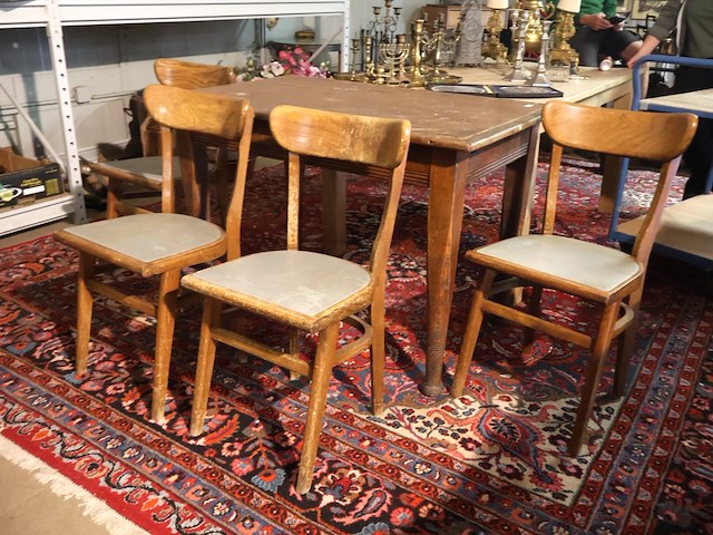 Tafel en stoelen - afbeelding 5 van  5