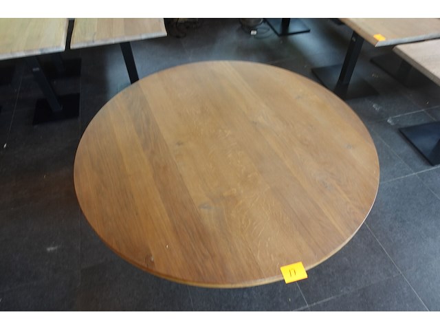 Tafel in hout - afbeelding 2 van  3