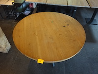 Tafel in hout - afbeelding 2 van  3