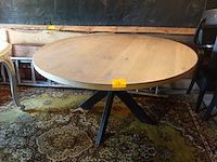 Tafel in hout - afbeelding 1 van  3