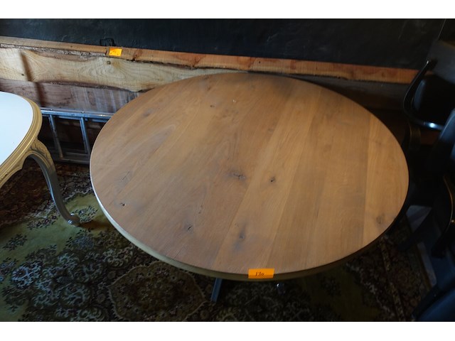Tafel in hout - afbeelding 2 van  3