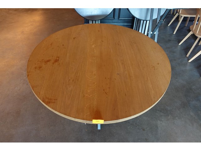 Tafel in hout - afbeelding 2 van  3