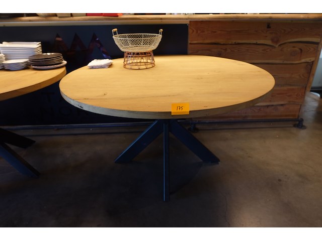 Tafel in hout - afbeelding 1 van  3