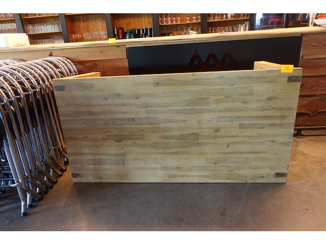 Tafel in hout - afbeelding 1 van  4