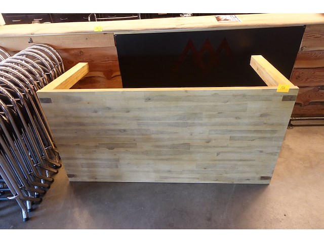 Tafel in hout - afbeelding 2 van  4