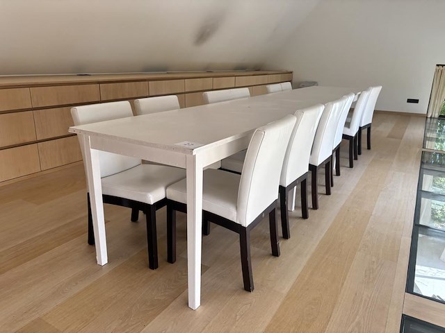 Tafel incl 12 stoelen - afbeelding 1 van  6