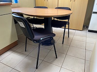 Tafel met 3 stoelen - afbeelding 1 van  3