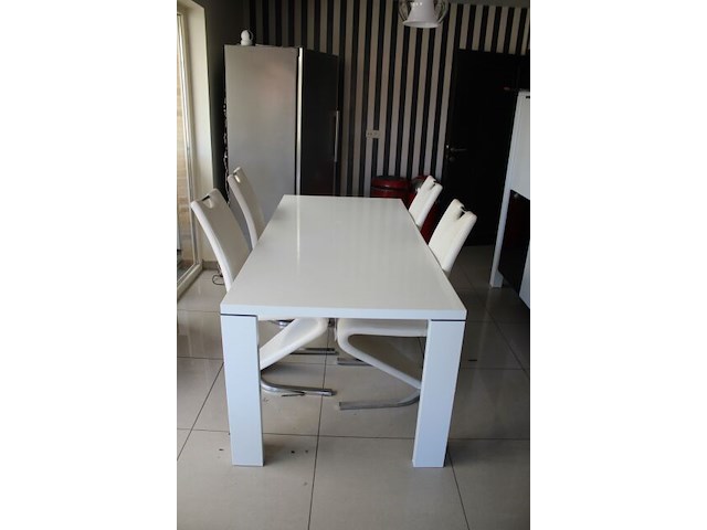 Tafel met 4 stoelen + barkast - afbeelding 8 van  12