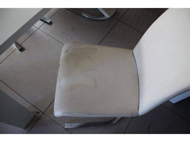 Tafel met 4 stoelen + barkast - afbeelding 11 van  12