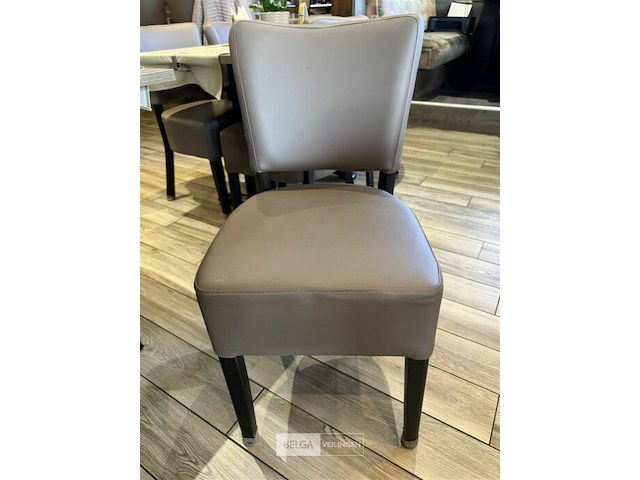 Tafel met 4 stoelen - afbeelding 4 van  7