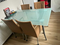 Tafel met 4 stoelen - afbeelding 2 van  3