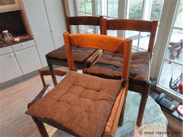 Tafel met 5 stoelen - afbeelding 3 van  3