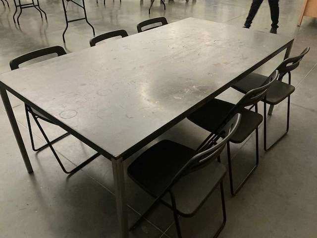 Tafel met 6 klapstoelen - afbeelding 4 van  5