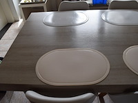 Tafel met 6 stoelen - afbeelding 2 van  4