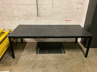 Tafel met houten blad - afbeelding 1 van  2