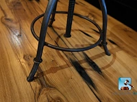 Tafel met krukjes - afbeelding 2 van  11