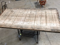 Tafel met naaimachien voet - afbeelding 4 van  4