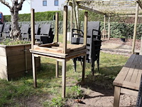 Tafel met outdoor stoelen - afbeelding 1 van  8