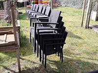 Tafel met outdoor stoelen - afbeelding 3 van  8
