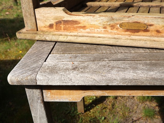 Tafel met outdoor stoelen - afbeelding 8 van  8