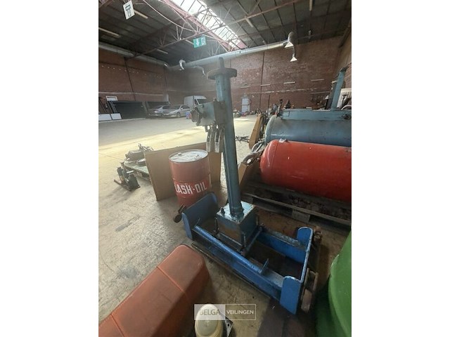 Tafel met piston - afbeelding 3 van  4