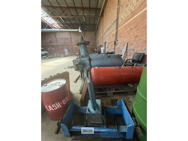 Tafel met piston - afbeelding 4 van  4
